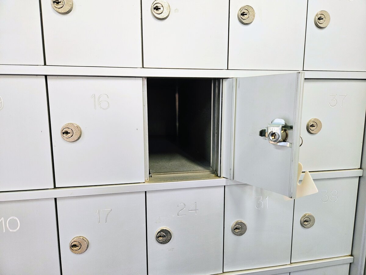 Route 66 Pack n Ship mailboxes interior view